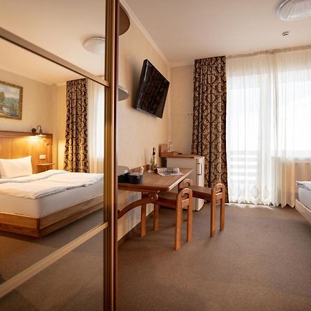 Private Rooms In Hotel Lift 1R بوكوفِل المظهر الخارجي الصورة