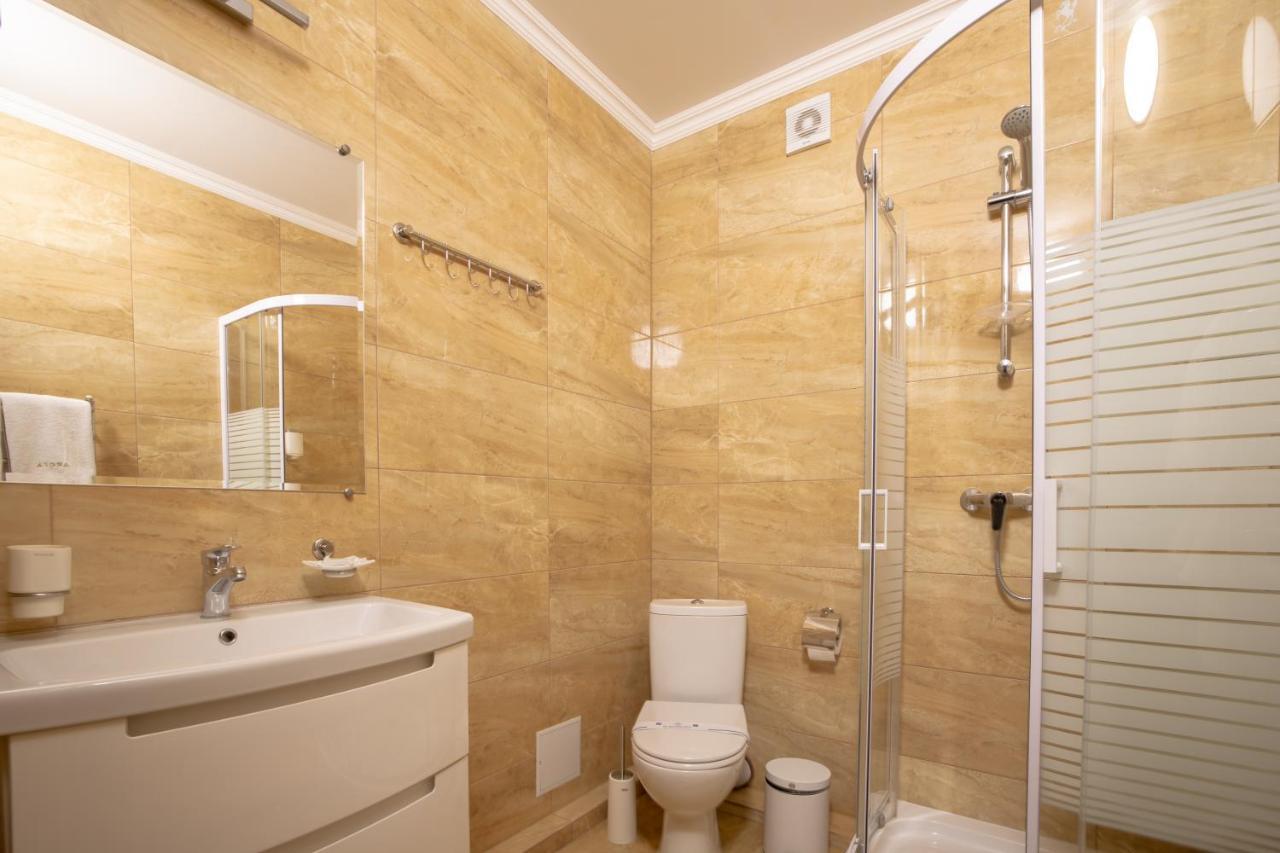 Private Rooms In Hotel Lift 1R بوكوفِل المظهر الخارجي الصورة
