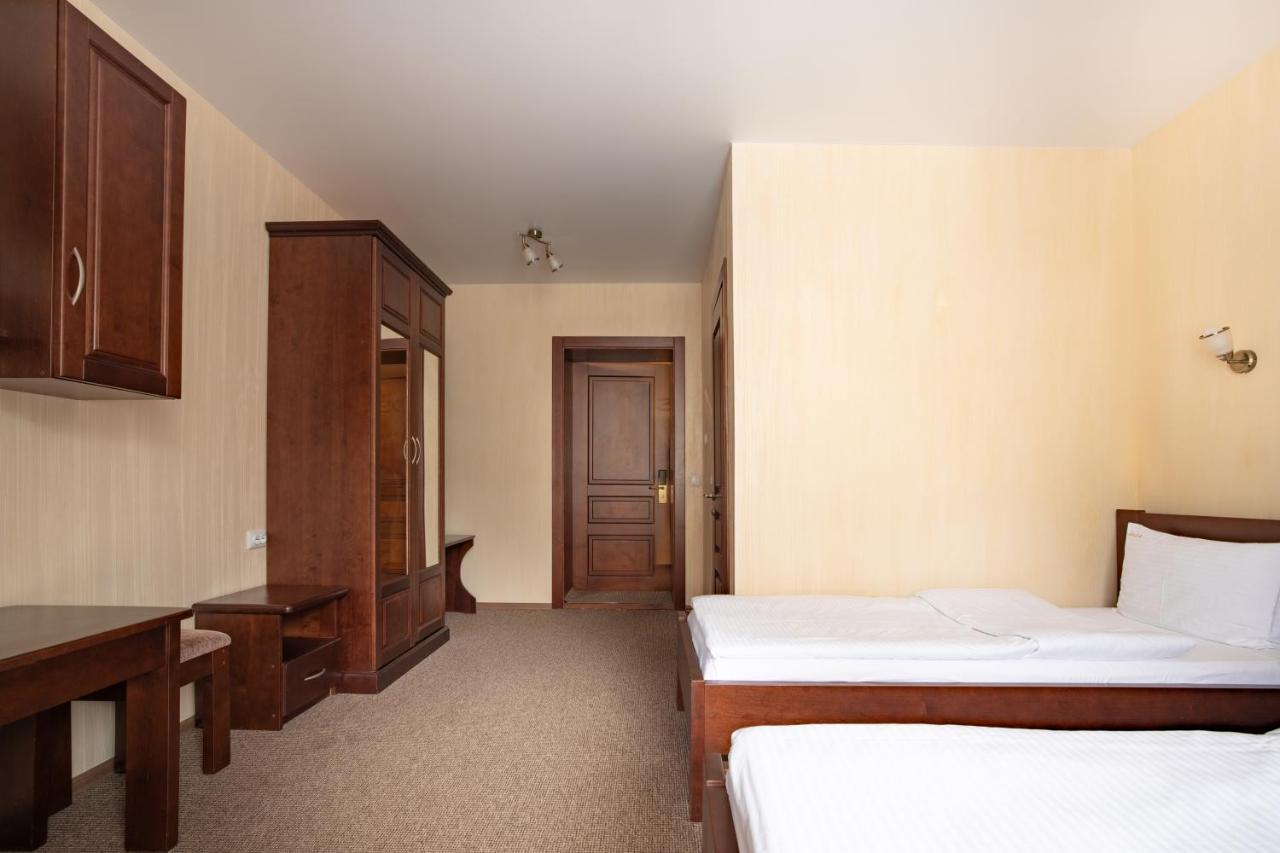 Private Rooms In Hotel Lift 1R بوكوفِل المظهر الخارجي الصورة