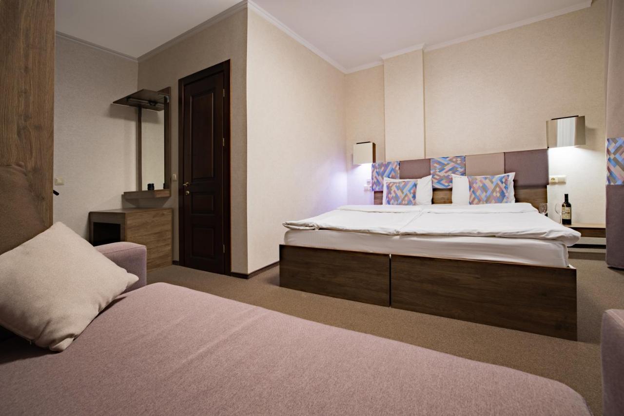 Private Rooms In Hotel Lift 1R بوكوفِل المظهر الخارجي الصورة