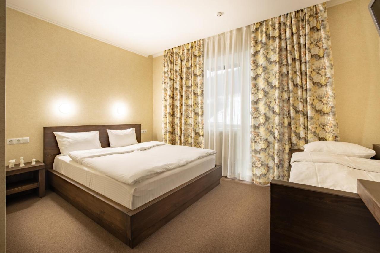 Private Rooms In Hotel Lift 1R بوكوفِل المظهر الخارجي الصورة