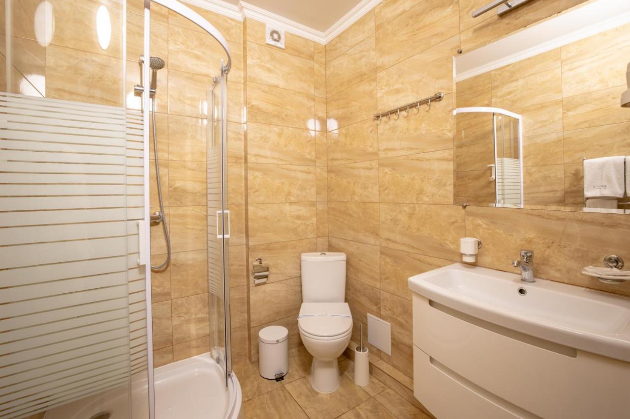 Private Rooms In Hotel Lift 1R بوكوفِل المظهر الخارجي الصورة