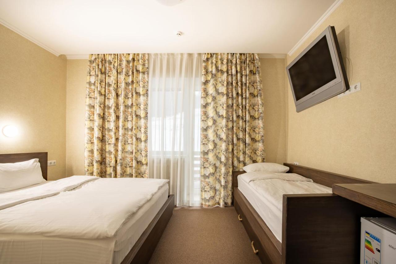 Private Rooms In Hotel Lift 1R بوكوفِل المظهر الخارجي الصورة