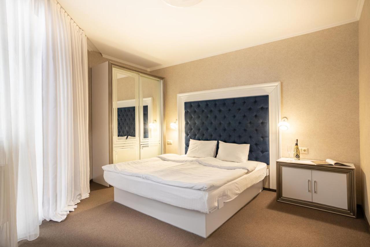 Private Rooms In Hotel Lift 1R بوكوفِل المظهر الخارجي الصورة