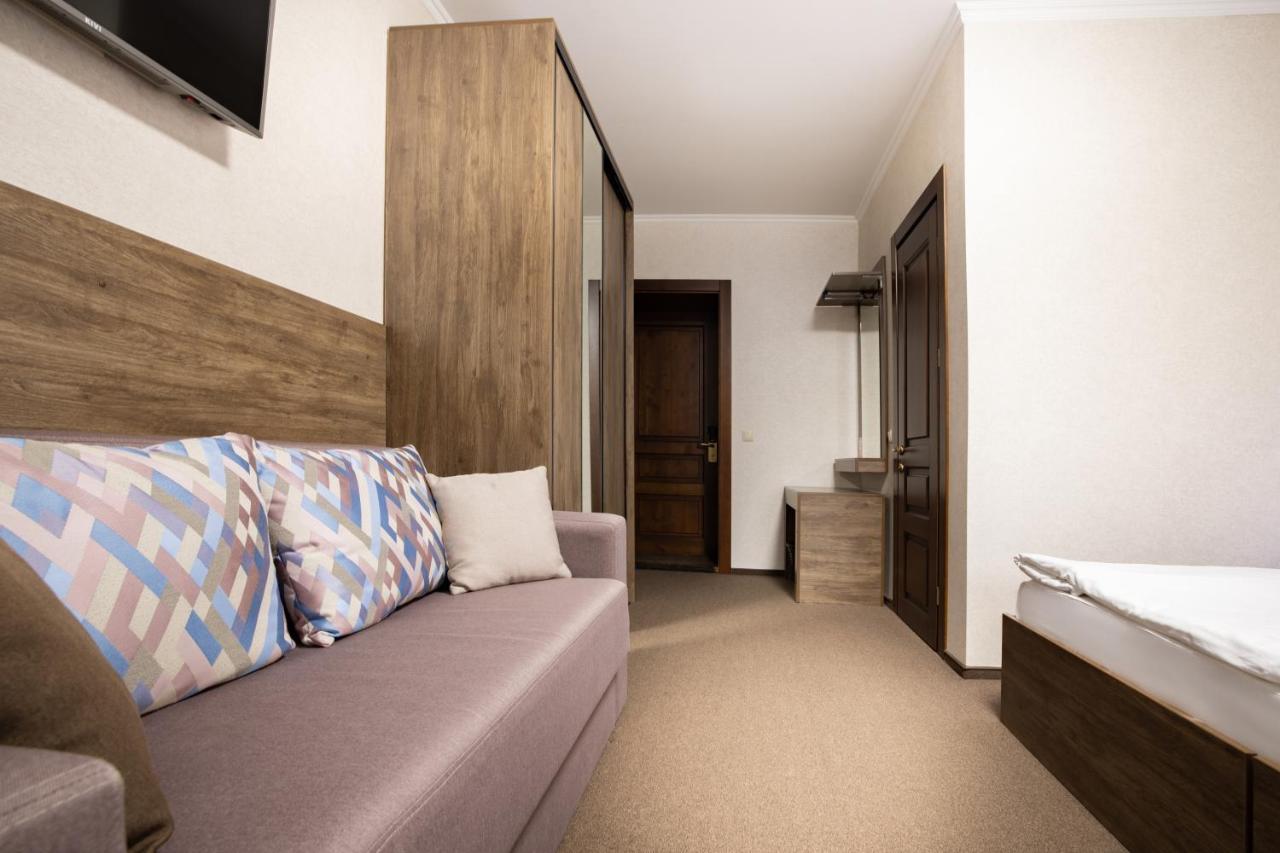 Private Rooms In Hotel Lift 1R بوكوفِل المظهر الخارجي الصورة