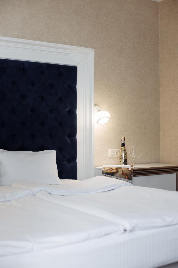 Private Rooms In Hotel Lift 1R بوكوفِل المظهر الخارجي الصورة