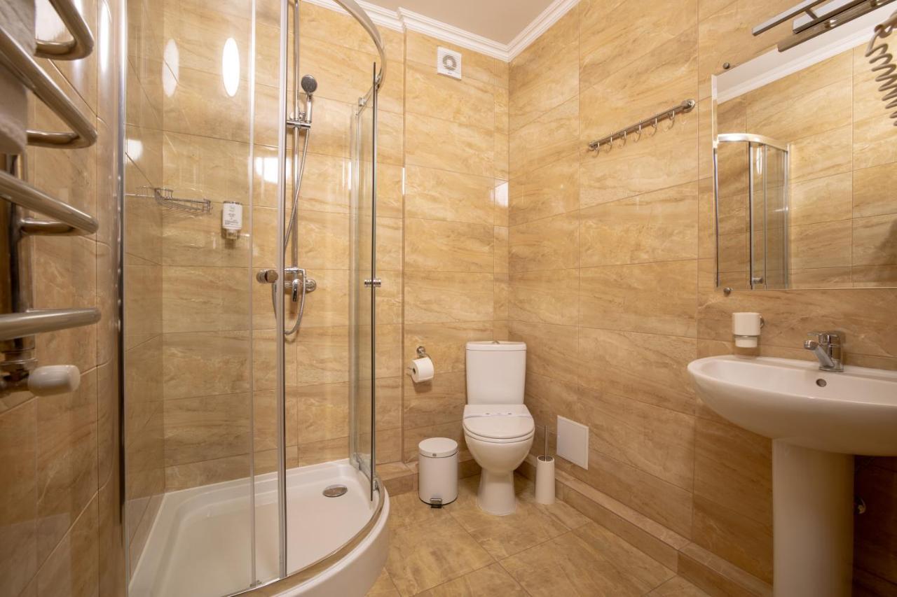 Private Rooms In Hotel Lift 1R بوكوفِل المظهر الخارجي الصورة