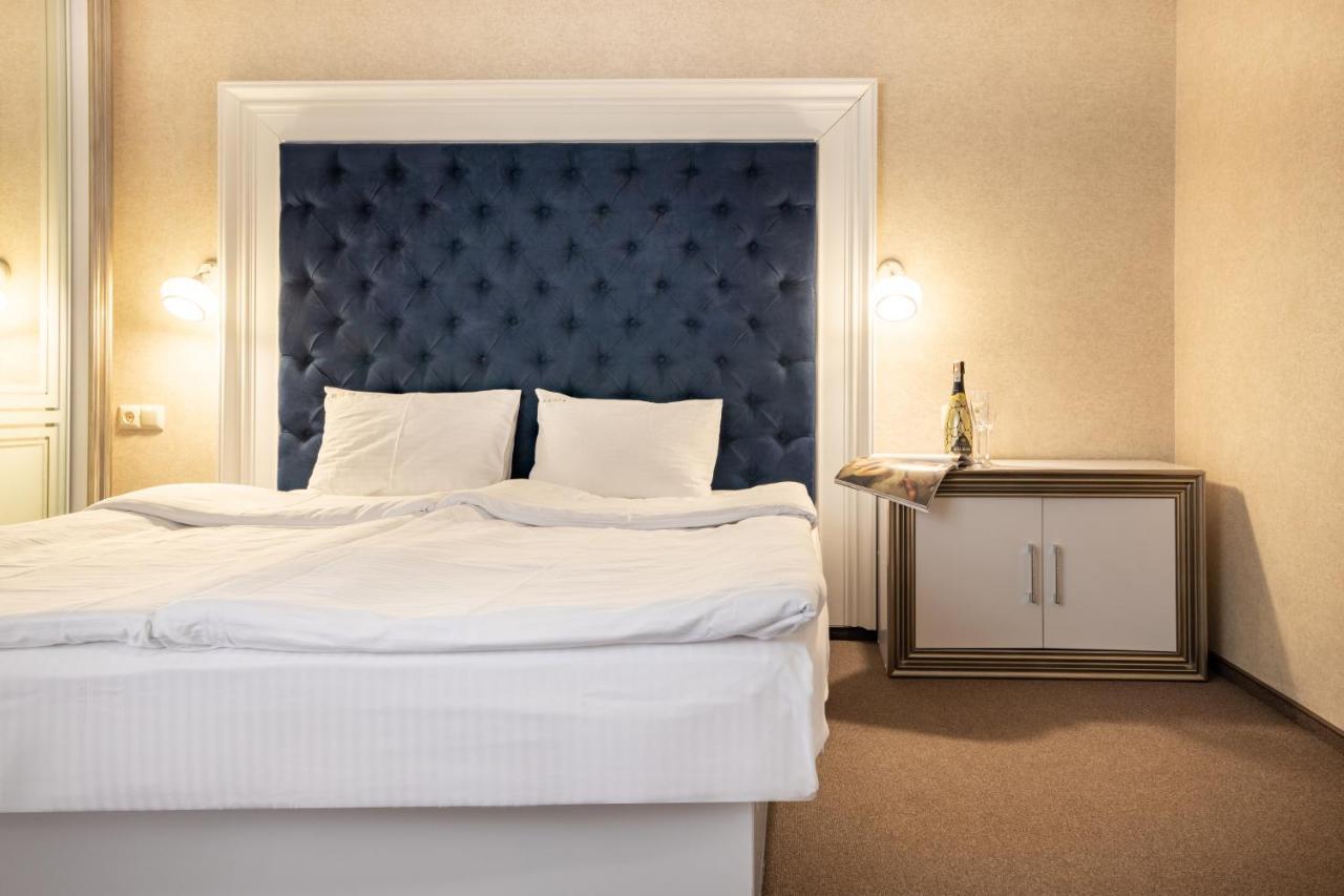 Private Rooms In Hotel Lift 1R بوكوفِل المظهر الخارجي الصورة